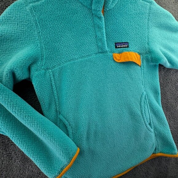 Patagonia Jacket Small Blue Fuzzy Soft Fleece Logo Pullover Women 1/4 Snap - Picture 3 of 15